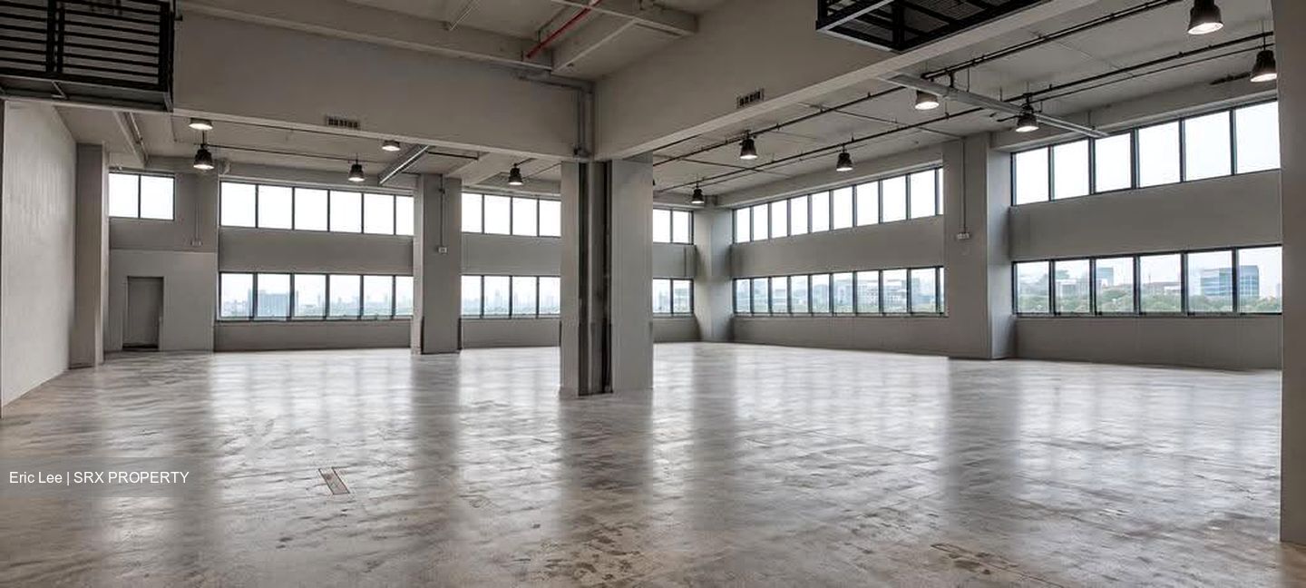 Carros Centre (D25), Factory #633269691